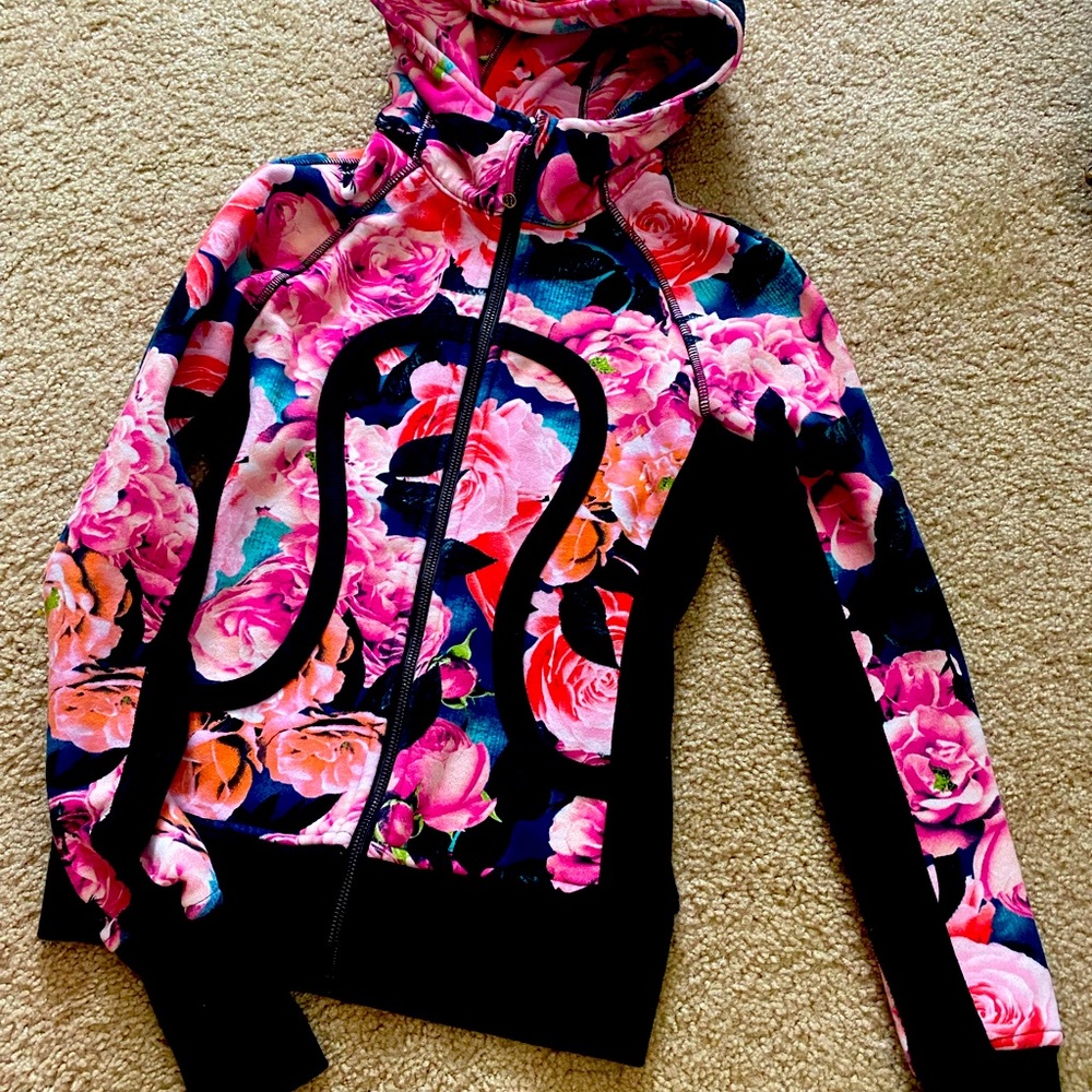 RARE!!! Lululemon floral scuba